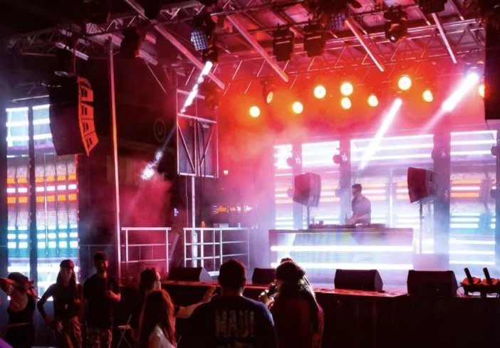 Mobile Stage Image 14